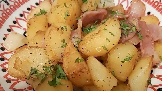 土豆|吃在大连-家庭氛围的美食，菜多肉多尽显战斗民族的豪放和大气~