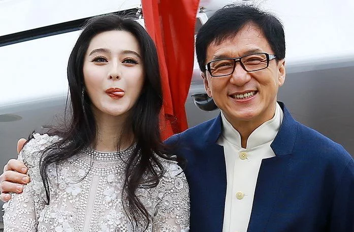 成龙范冰冰合照被误会多年，看完“全身照”才知错怪他了