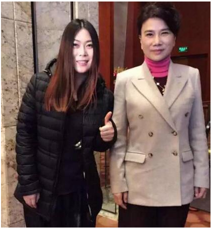 任月丽:23岁凭借一首歌曲在春晚走红,如今摇身一变成女总裁 任月丽:23岁凭借一首歌曲在春晚走红,如今摇身一变成女总裁