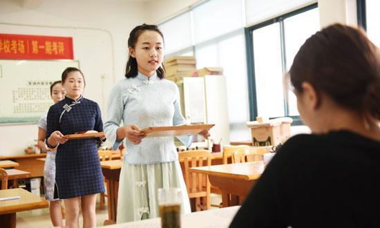 陈官凤说情感|教师工资到底超过1万没？各地区教师晒出工资表，揭开神秘面纱