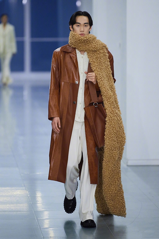 林依轮晒帅气儿子走秀 评论区变征婚现场 二婚娶超模美妻太幸福 娱乐资讯 娱乐新闻网