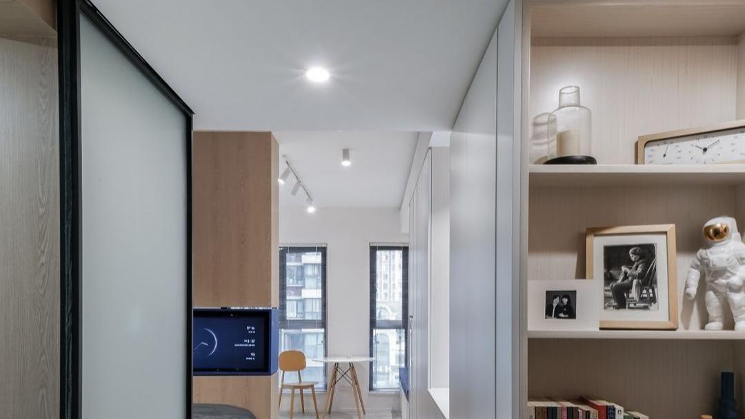 22平米公寓，改造成设施齐全的功能房，电视还是旋转的！