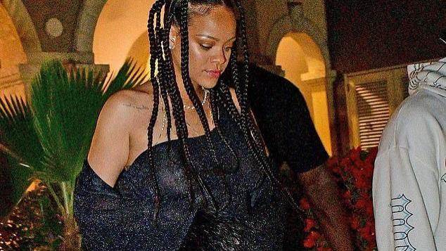 蕾哈娜|33岁蕾哈娜回家乡跨年，修长美腿抢镜，男友愿意接受“一夫一妻”