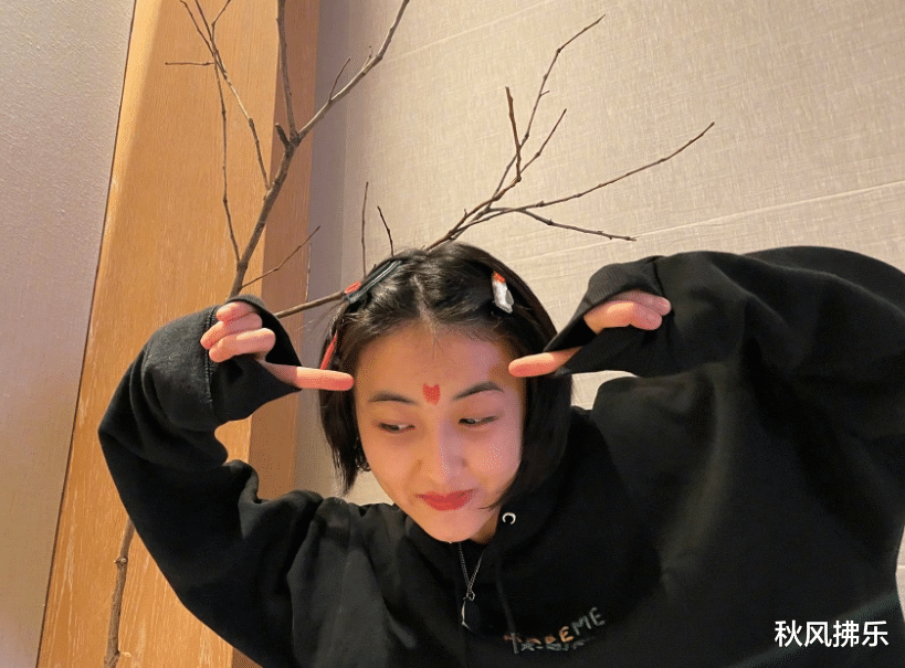 她被称为是“最年轻的老戏骨”,献出荧幕初吻后,众人直呼长大了 她被称为是“最年轻的老戏骨”,献出荧幕初吻后,众人直呼长大了