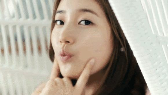 护肤品 43岁李小冉素颜出镜，肌肤状态精致到毛孔，闭口痘痘都没有