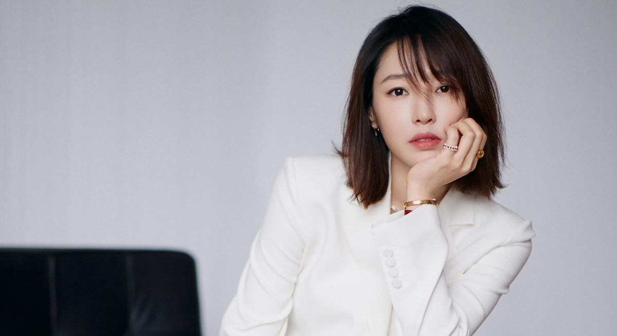 白百何近况暴光,仳离6年后,她凭哭戏上热搜