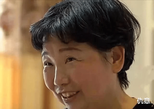郭威九江祭祖,警方介入调查,杜新枝脸上蒙娜丽莎的微笑即将消失 郭威九江祭祖,警方介入调查,杜新枝脸上蒙娜丽莎的微笑即将消失