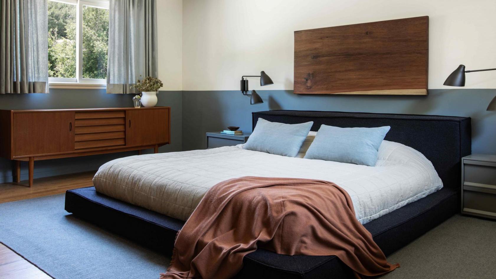 鼓手的洛杉矶之家，时间琢磨下的中世纪现代风格