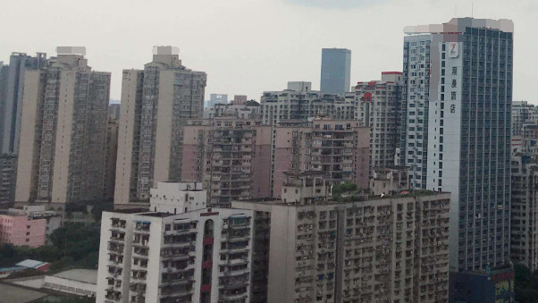 业主要尽快抛售那些老破旧房子