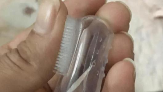 苏月瑾 “老婆出差半年回到家，在她包里发现了让我很新奇的东西，这是什么？”