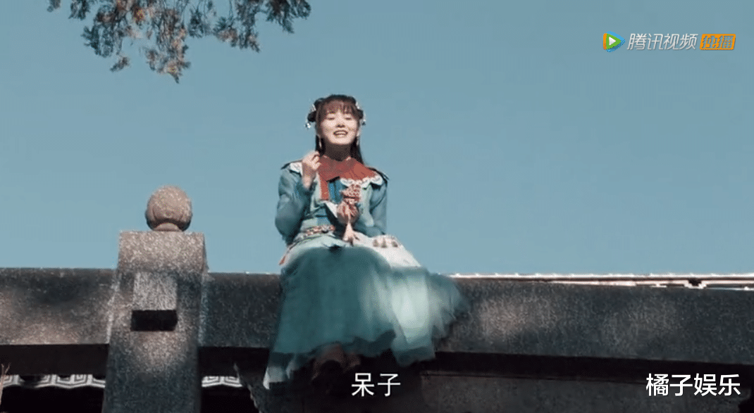 演员门槛变这么低了?吴宣仪新剧扮丑太浮夸,还是好好当偶像吧 演员门槛变这么低了?吴宣仪新剧扮丑太浮夸,还是好好当偶像吧