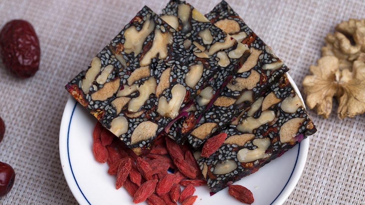 黑芝麻红枣核桃糕，厨房里的“阿胶糕”，营养丰富养颜大补