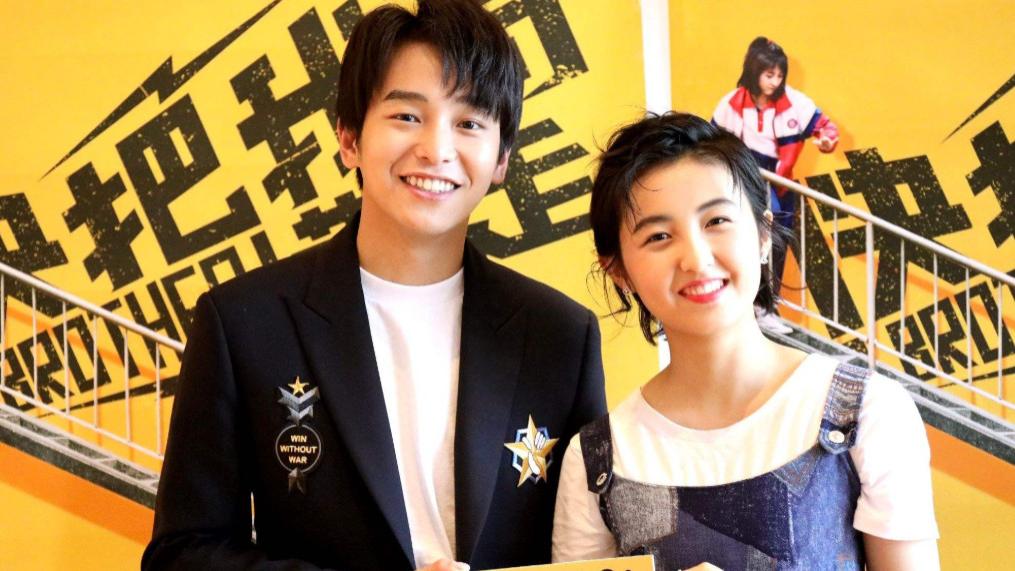 张子枫|从这些“亲密”的举动就能看出，彭昱畅、张子枫的关系有多好