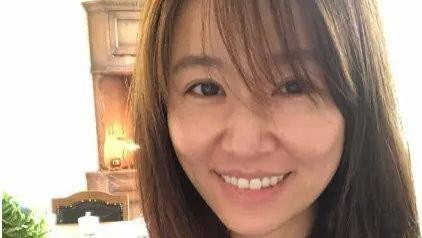 护肤|43岁林心如素颜出镜太美了，露齿微笑毫无岁月痕迹，不愧护肤大佬