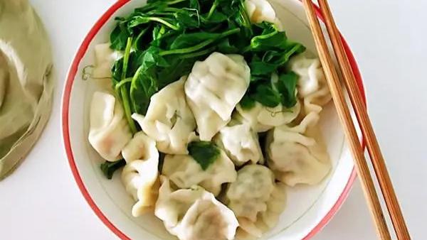 淮扬菜|包萝卜馅饺子，最忌放“这2种调味料”，否则萝卜馅发苦味道怪