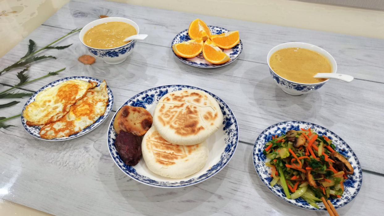 鸡蛋|两口子的早餐，营养齐全味道好，还是自己?做的?最香