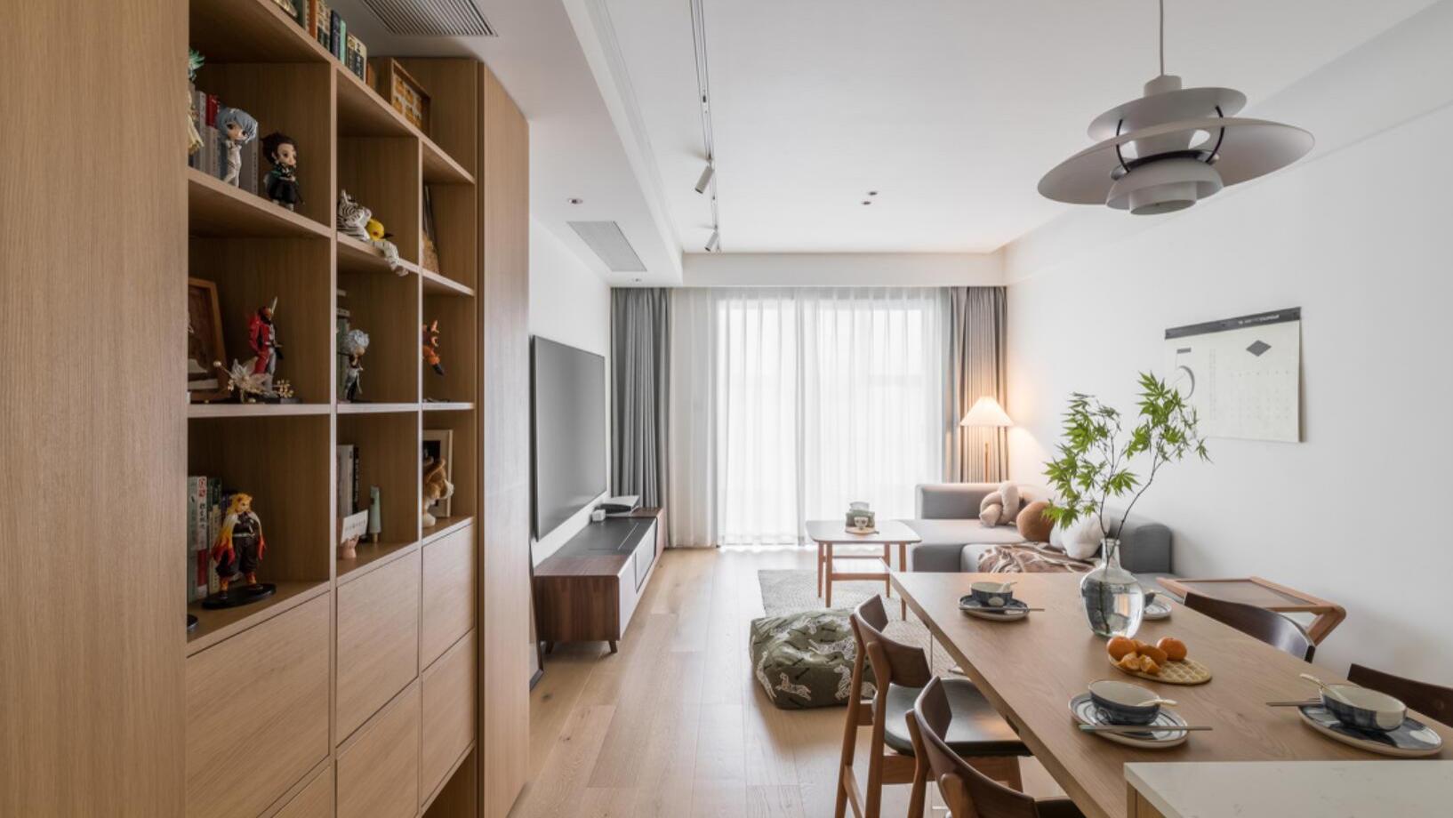 只是动了一面墙，就立马多出个衣帽间，这个布局思路真实用