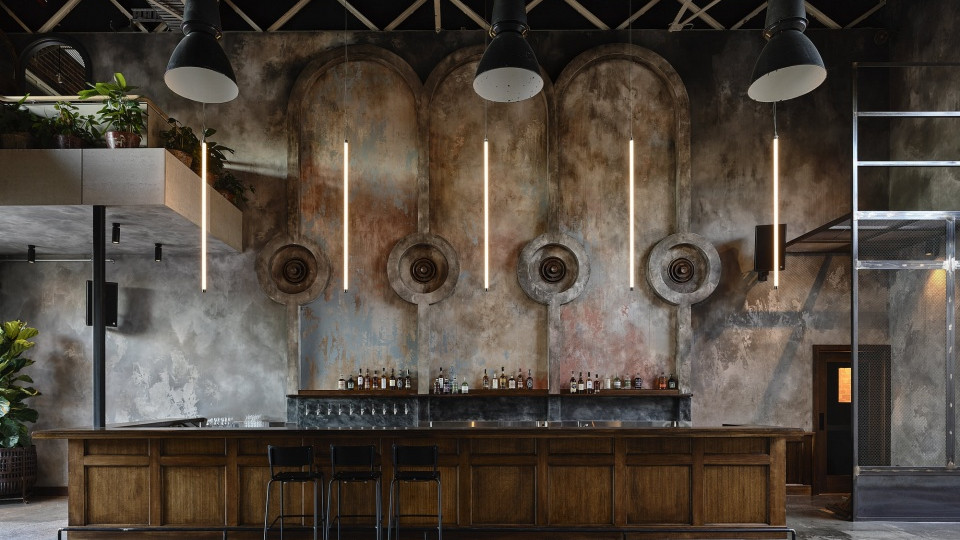 酒吧设计丨美的诠释 · 工厂改造成的啤酒馆