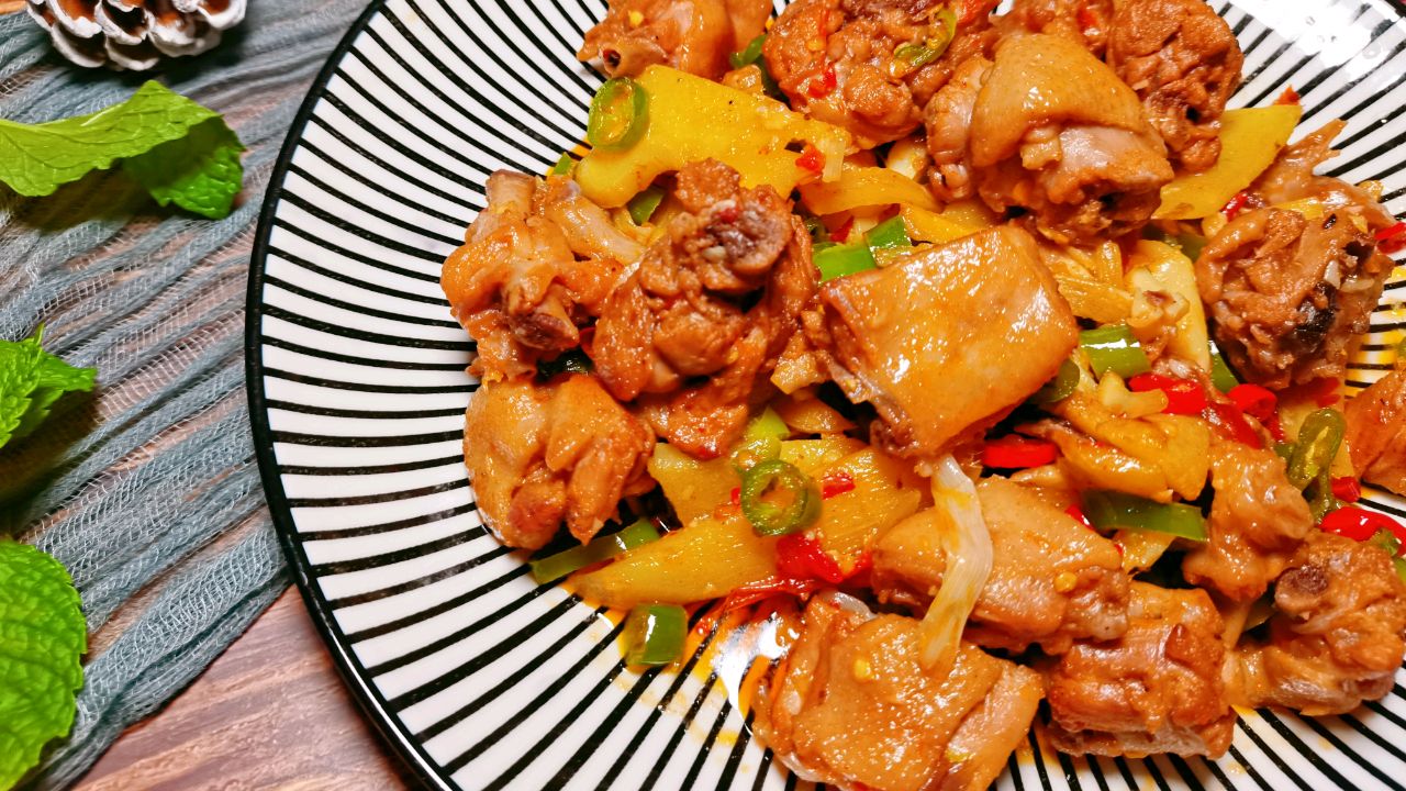泡椒|川菜的另一经典：子姜鸭，肉质软嫩，麻辣适中，养生还养身