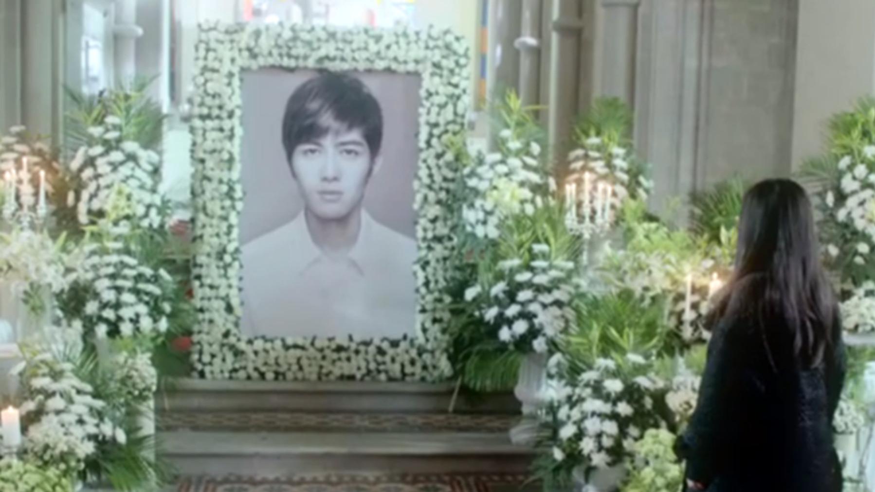 肖战|拍戏用演员照片做“遗像”，真的不怕出事吗？导演早就安排好了