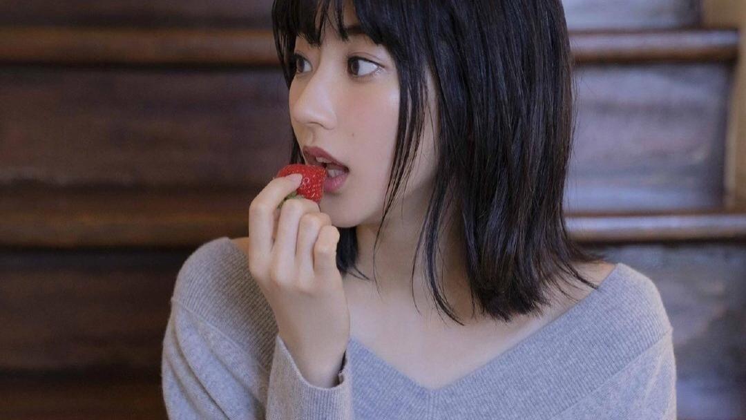 话痨周表姐|女生不愿意让男生碰的3个地方，教科书级一碰到准备脱单吧