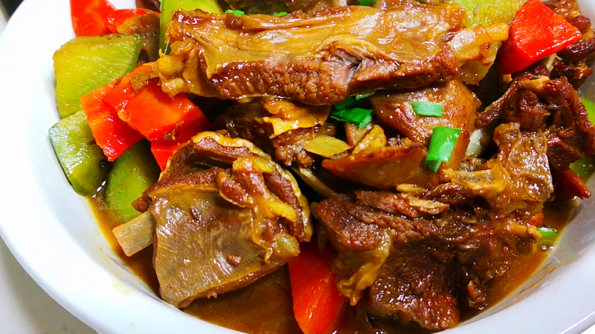 霜降|霜降后，中老年人有条件，第一肉、鲜、菜、果要吃全，增强免疫力