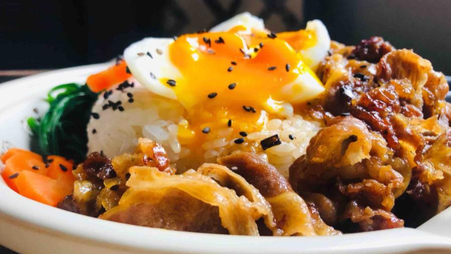 吉野家|吉野家牛肉盖饭，并不一定要去吉野家吃，在家也能感受它的美