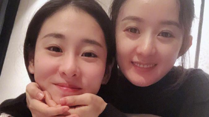 张碧晨|张碧晨官宣生子，孕期照片曝光，赵丽颖竟是知情人之一，藏得太深