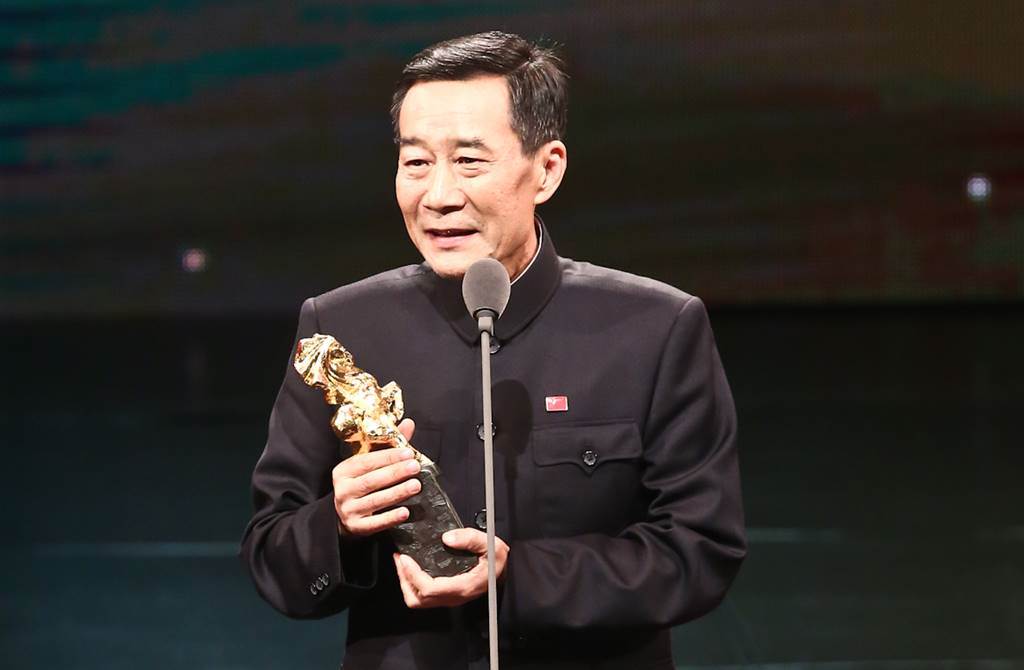 67岁影帝抗癌21年,近况暴光:体态瘦弱话讲不清让民气疼
