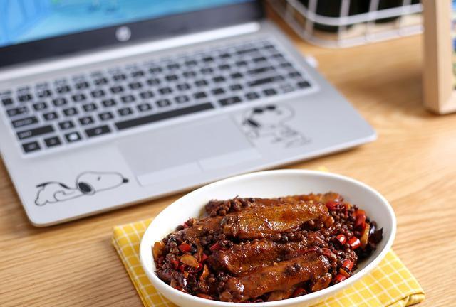 酸奶|这卤鸭翅配方我家用了十年，依旧吃不腻，味道不输周黑鸭