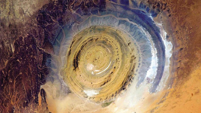 科学家 撒哈拉沙漠出现“上帝之眼”，科学家大胆假设：或是外星人所留