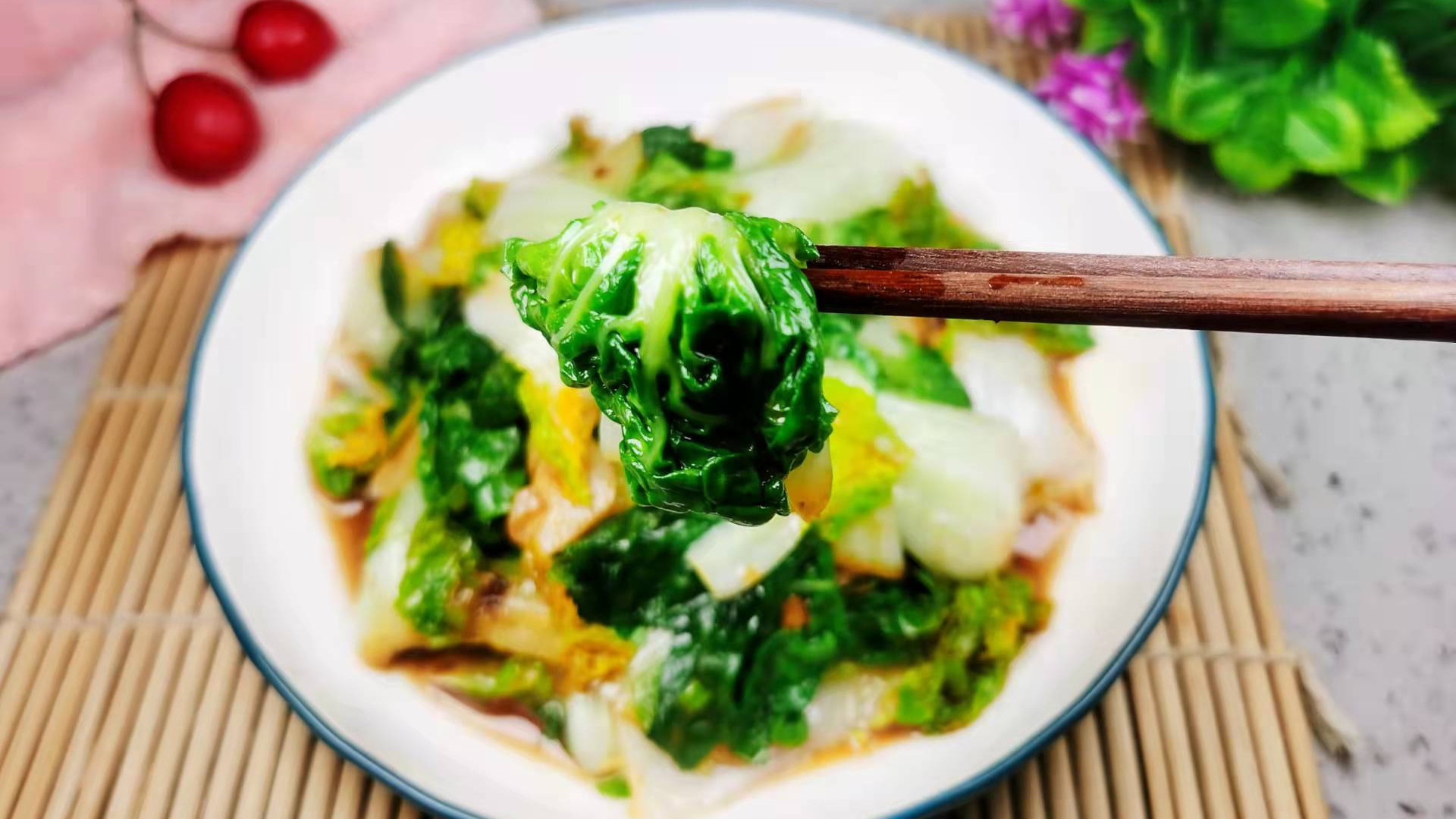 乌鸡汤|冬至后，遇到此菜别手软，天越冷越鲜嫩，买来随手一炒，脆爽多汁