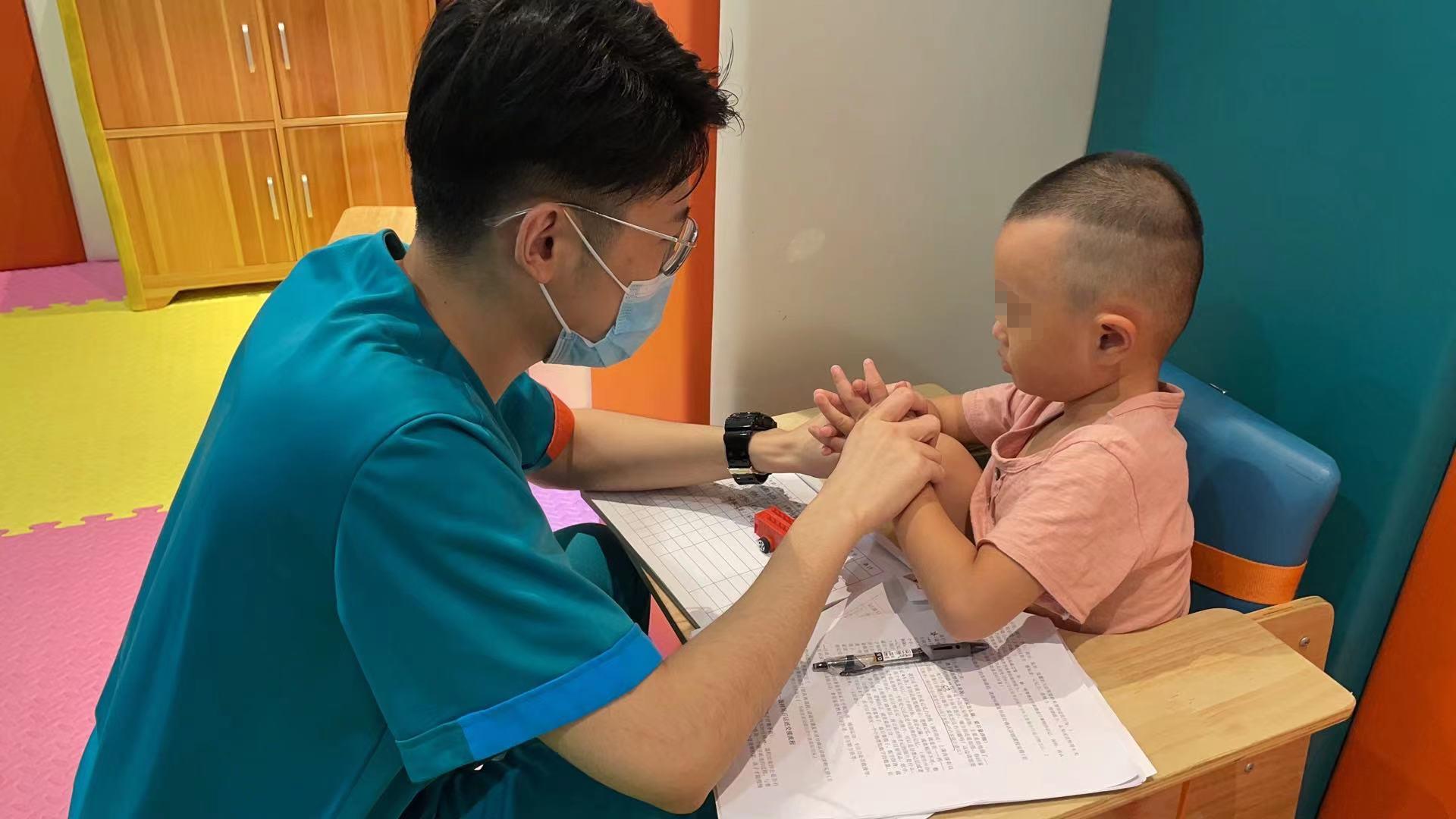 粤儿悦康 4个小方法，掌握让自闭症孩子主动说话的关键诀窍