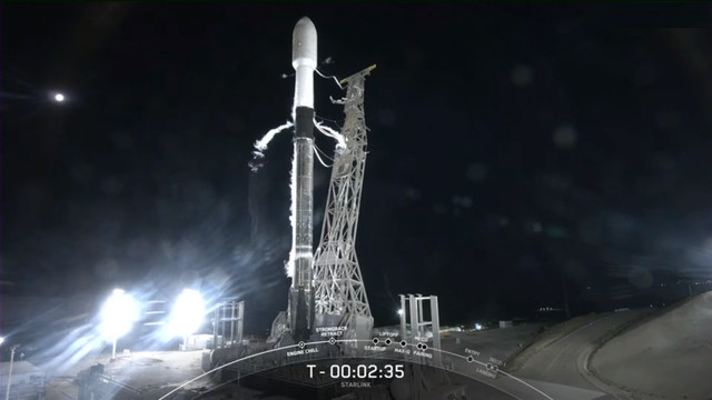 Spacex黑乎乎的11手火箭发射成功，下个月的星舰首次轨道飞行靠谱吗？