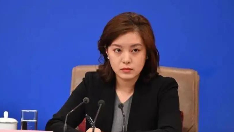 翻译|?冷面女神张京：霸气拒绝清华北大，丈夫身份被揭，难怪会嫁给他