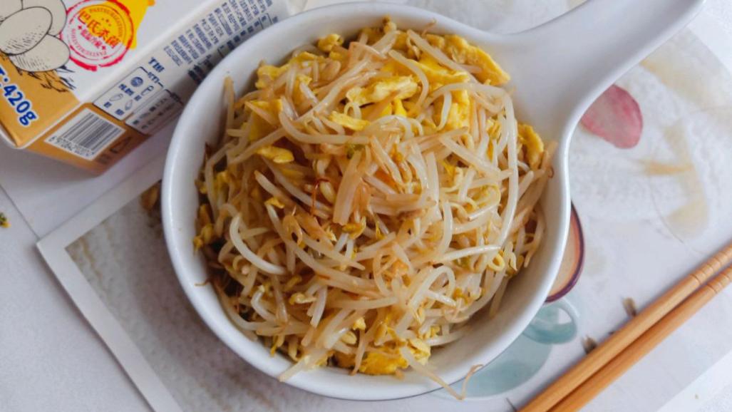 黄豆芽|脂肪最怕吃“这菜”，成本才3块钱，燃烧脂肪，肚子越吃越瘦了