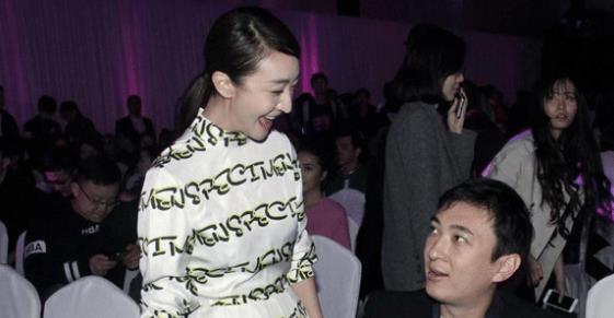 看了王思聪与明星的合影,终于明白:钱,才是一个人真正的底气 看了王思聪与明星的合影,终于明白:钱,才是一个人真正的底气