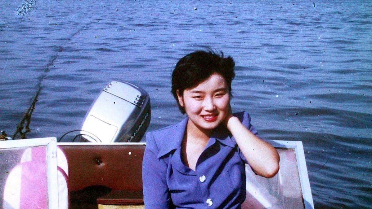 化妆 为什么农村的女性，比城市的女性更爱化妆打扮呢，且用力过猛呢？
