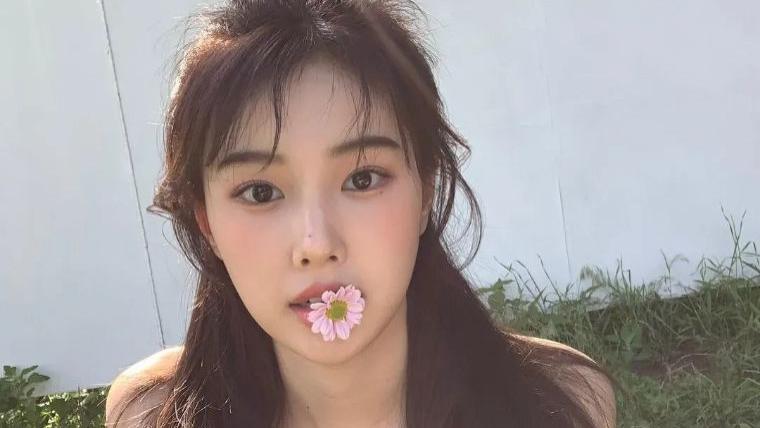 发型 秋冬快速出门发型，超简单的马尾编发赶紧学起来