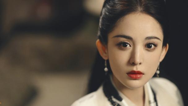 马蓉|娜扎新剧被质疑学《司藤》营销旗袍，还被吐槽丑且没质感，一大隐患影响其成爆款