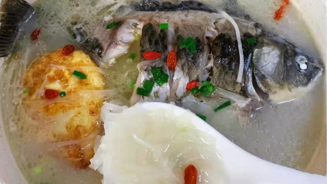 |冬季，白萝卜和它是绝配，简单煮一锅，汤鲜味美，应季而食身体棒