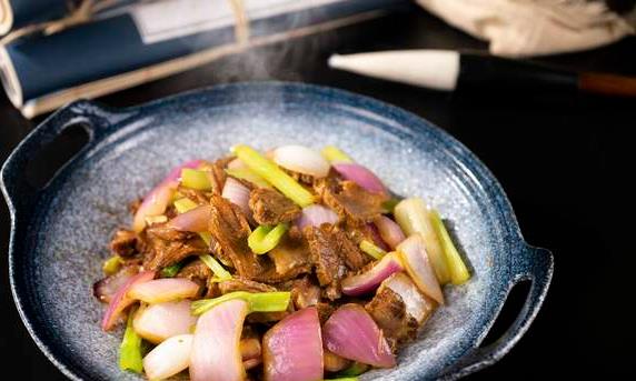 牛肉|条件允许的话，天冷多给家人吃这菜，增强体质提高免疫力，别嫌贵