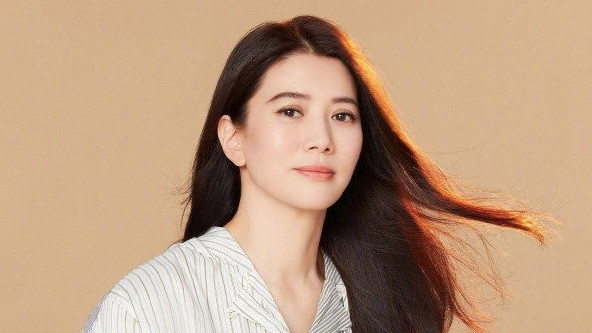 发型|奔五的女人尽量别留超短发，太俗！推荐这5款发型，减龄还时尚
