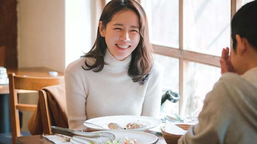 泡菜|韩国单身女子的“极简晚餐”，饭菜精致，一个人也要活出精彩