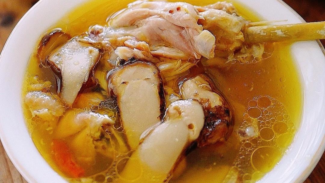 草鱼|营养价值极高的三款鸡汤做法：松茸鸡汤，椰子鸡汤，鹿茸菇鸡汤