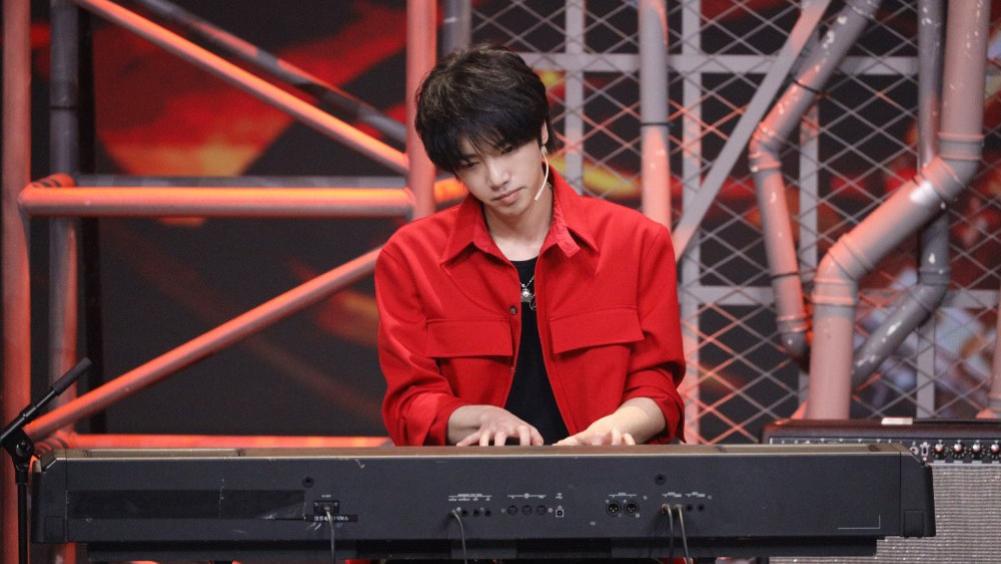 华晨宇|2013快男与天娱合约到期，三个离开四个续约，欧豪华晨宇抉择不一