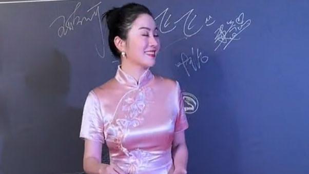 叶璇|叶璇的旗袍造型火了，被指“状态不像80后”，引起网友热议