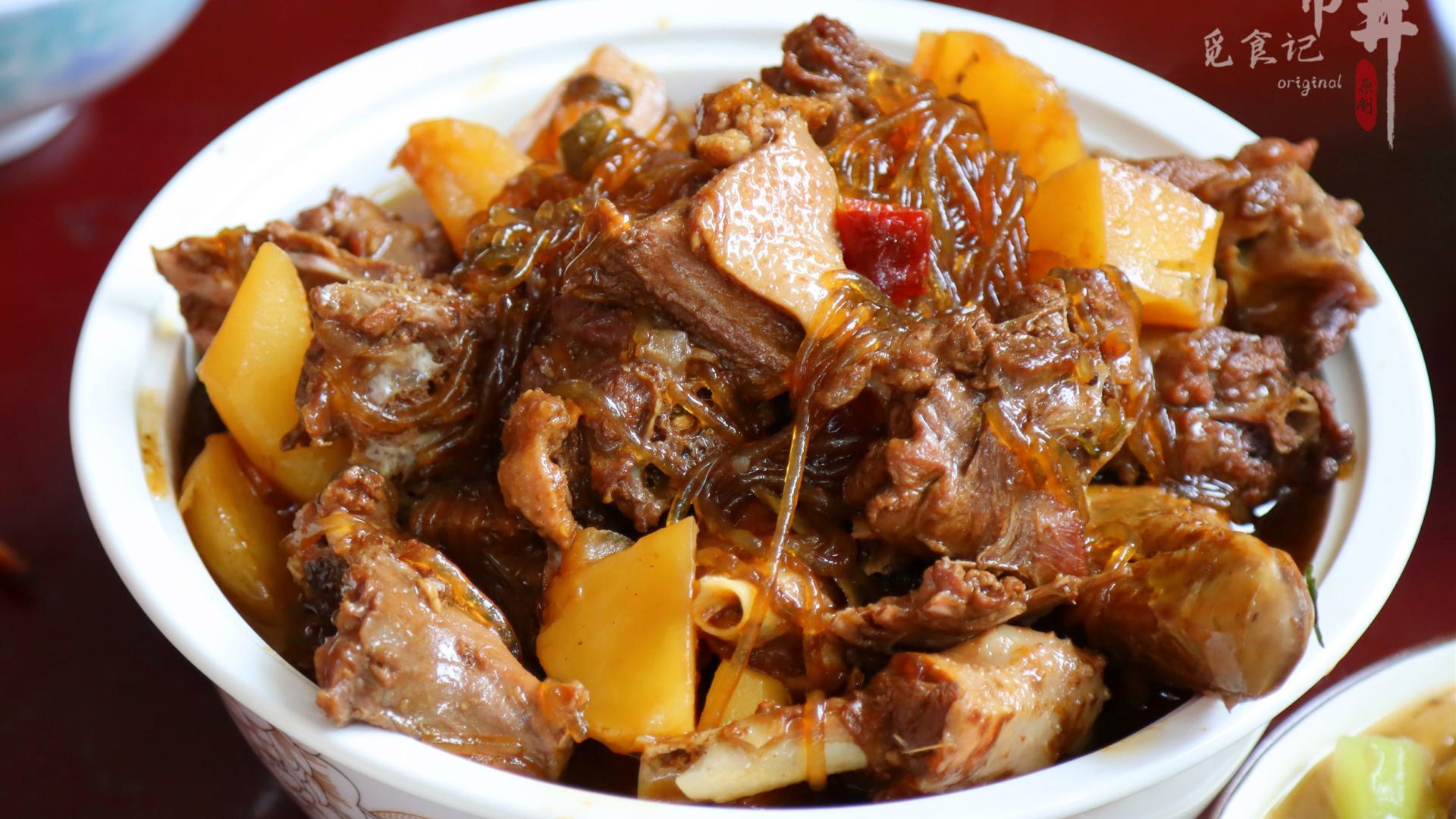 水果|入冬后太冷了，推荐一道东北菜来暖身子，大铁锅一炖贼香，暖和！