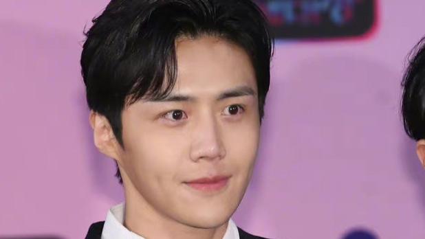 金宣虎|金宣虎的演艺事业要结束了！他得罪的不仅仅是粉丝，还有韩国财阀