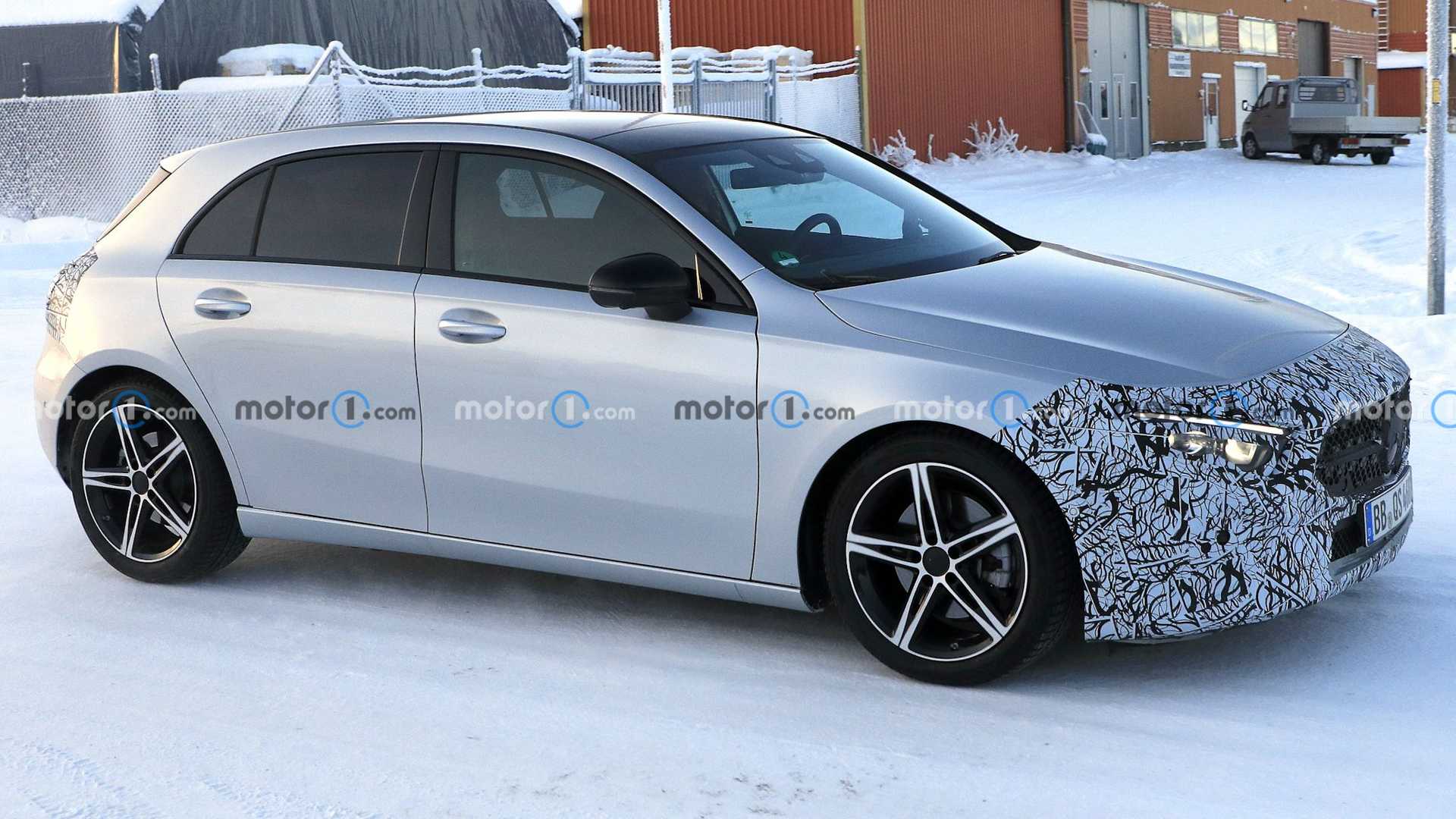 近日，外媒曝光了一组全新奔驰A